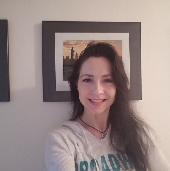 Meet your Posher, Joy - Picture 2 of 3